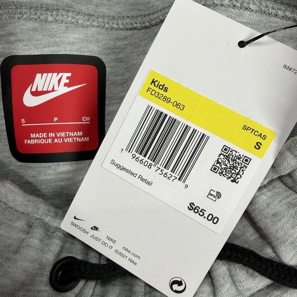 Boy's Nike Tech Fleece Gray Athletic Shorts Size Small Zipper Pocket FD3289-063